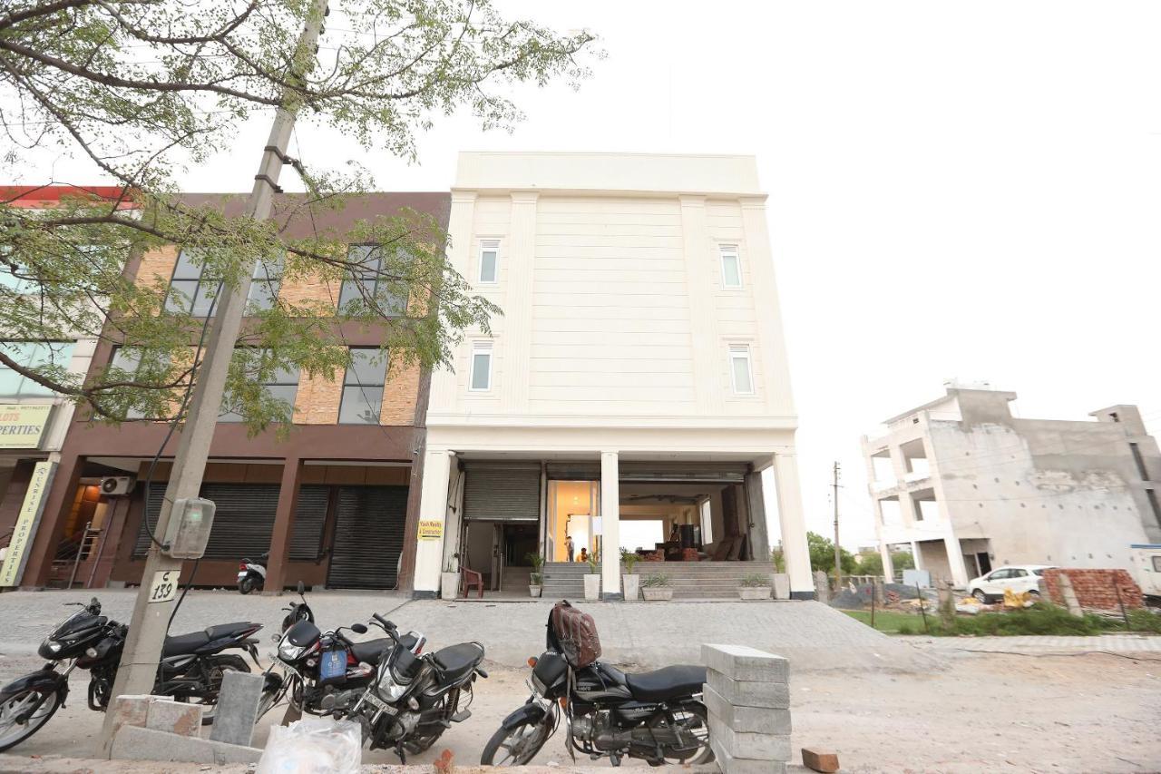 Hotel Oyo 43009 The Palm Green Indraprastha Exteriér fotografie